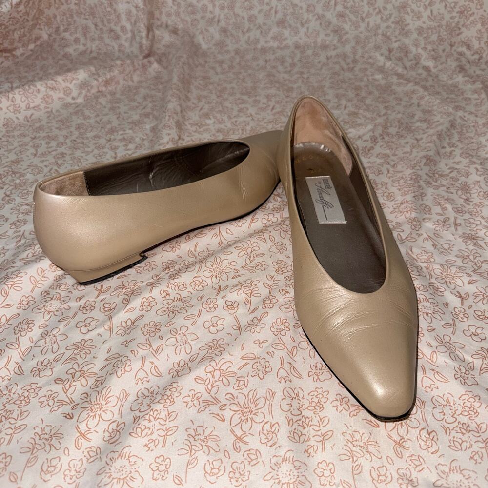 Magik by Amalfi Vintage Flat